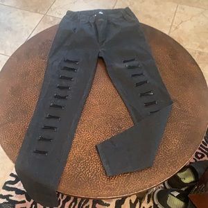 Authentic Umgee USA 🇺🇸 pull on distressed leggings ! Like new !